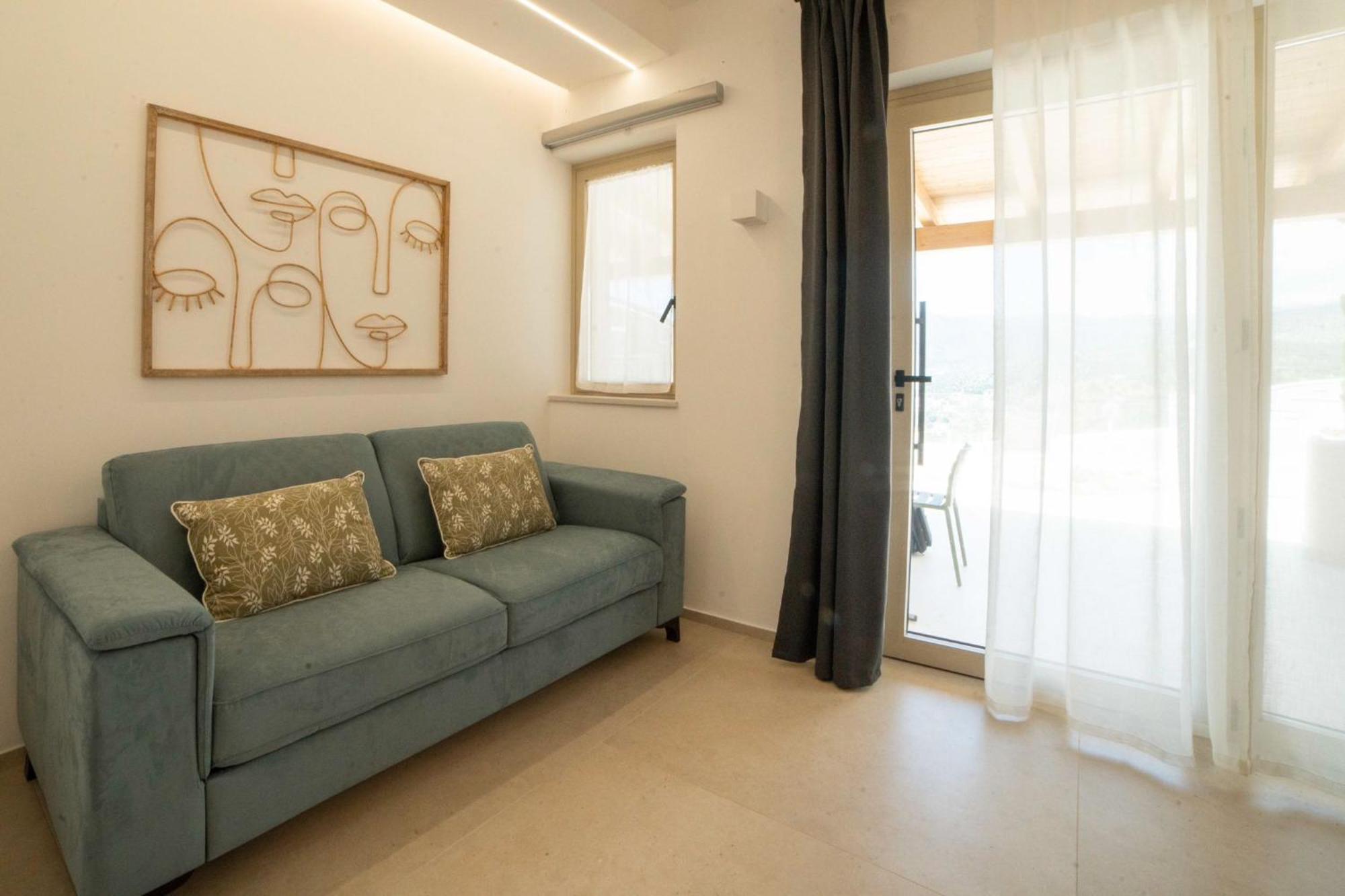 Aura Apartments Mattinata Exterior photo