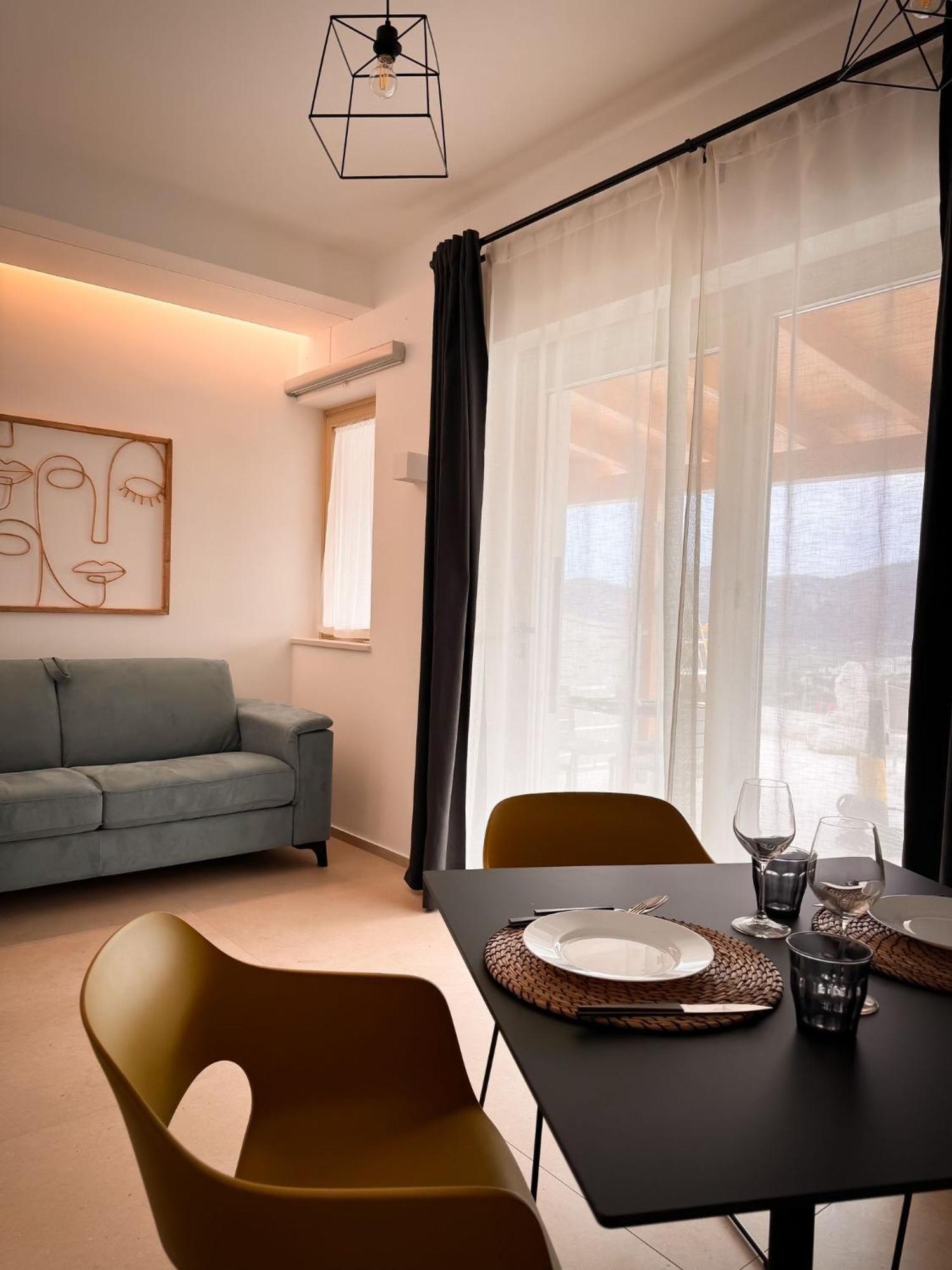 Aura Apartments Mattinata Exterior photo