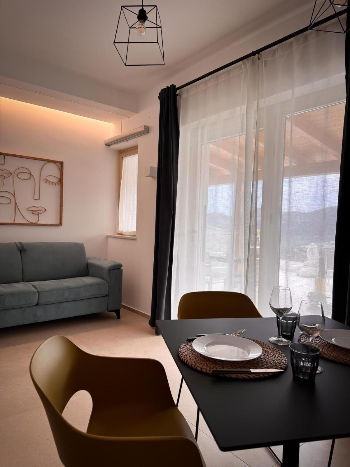 Aura Apartments Mattinata Exterior photo