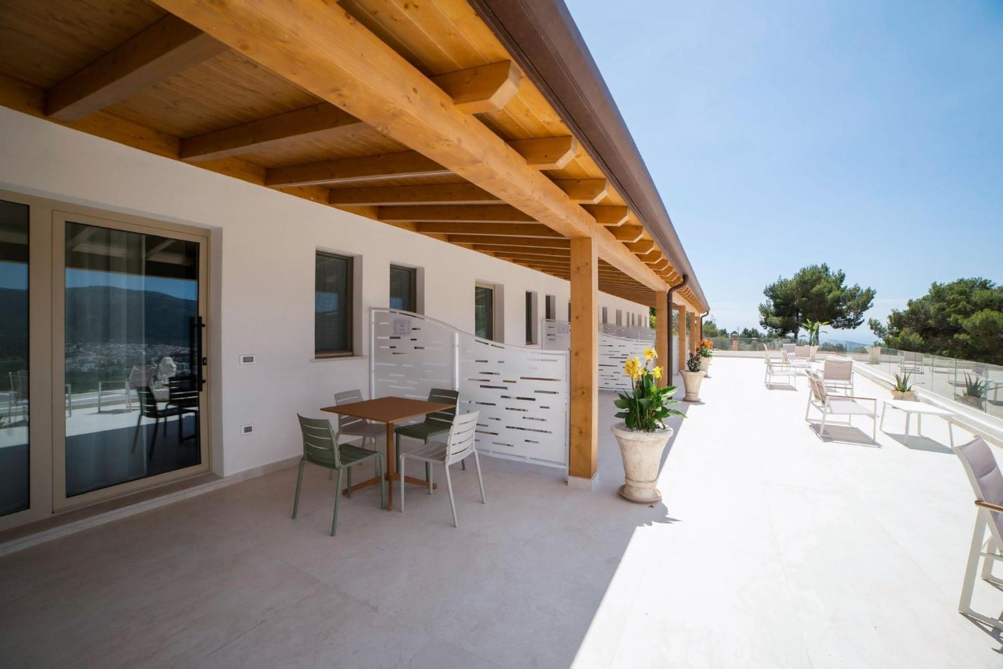 Aura Apartments Mattinata Exterior photo